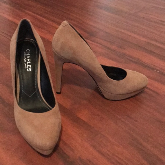 Charles David Pumps - Picture 3 of 5